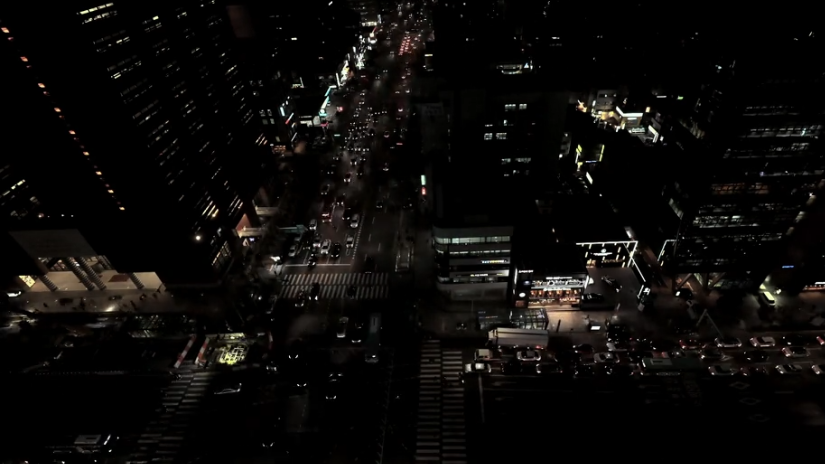 夜晚的城市依旧繁忙